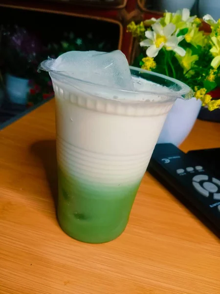 把一杯茶关上 — 图库照片