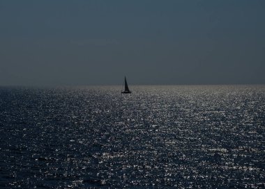 Yaz rüyası: İtalya 'daki Garda Gölü' nde tatil - huzurlu doğa ve İtalyan ambiyansı her geziyi eşsiz kılıyor. Dramatik bulutlar, şiddetli fırtınalar, bol güneş ve muhteşem gün batımları - bunların hepsi Garda Gölü 'nde bulunabilir ve unutulmaz..