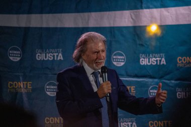 Palermo 'nun eski başsavcısı Roberto Scarpinato 17 Eylül 2022' de Verdi Meydanı 'nda düzenlenen mitingde.