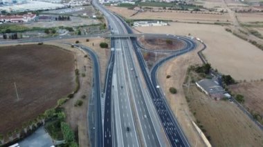 İHA görüntüleri otoyol kavşağında. Yüksek kalite 4k görüntü 