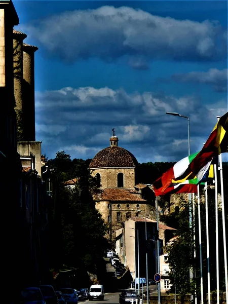 Paisaje Urbano Con Banderas Los Países Las Ciudades Hermanadas Fondo —  Fotos de Stock