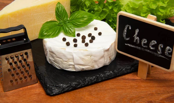 Camembert Queijo Tábua Madeira — Fotografia de Stock