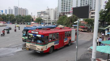 Sabah 7 'de Bangkok' ta Zafer Anıtı 'nda trafik vardı.
