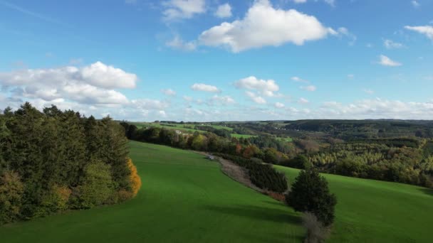 Luchtfoto Van Bos Landschap Belgische Ardennen Een Klein Stadje Ardennen — Stockvideo