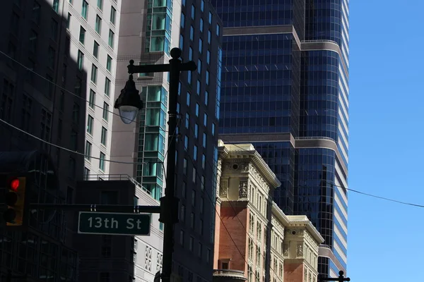 费城和郊区的街道和唐人街市政厅 — 图库照片