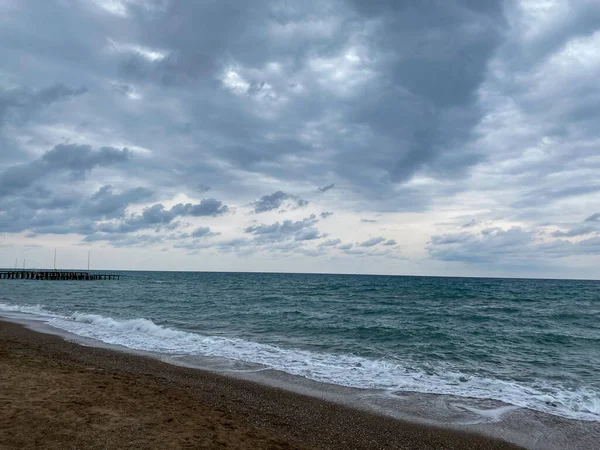 Συννεφιασμένο Ουρανό Στην Παραλία — Φωτογραφία Αρχείου