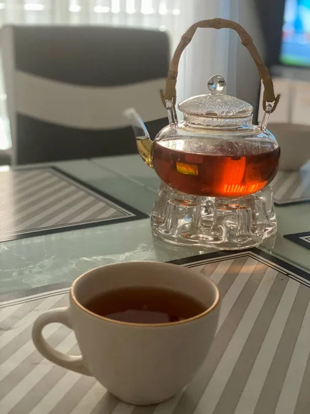 Чашка Черного Чая Чайником — стоковое фото