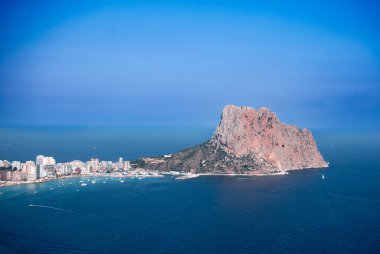 Ifach kayalığının güzel manzarası