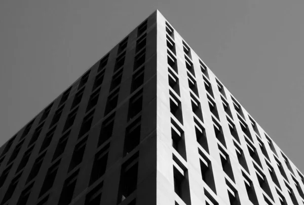 Moderno Edificio Oficinas Desde Abajo Con Forma Pirámide Ciudad Justicia —  Fotos de Stock