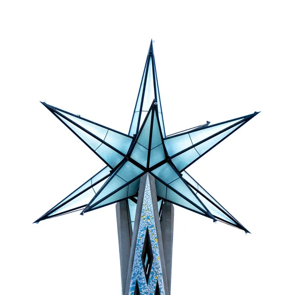 サグラダ家の聖母マリアの塔の主結晶の詳細と小さな星 タイルや装飾の詳細は まるでベツレヘムのクリスマスの星だった — ストック写真