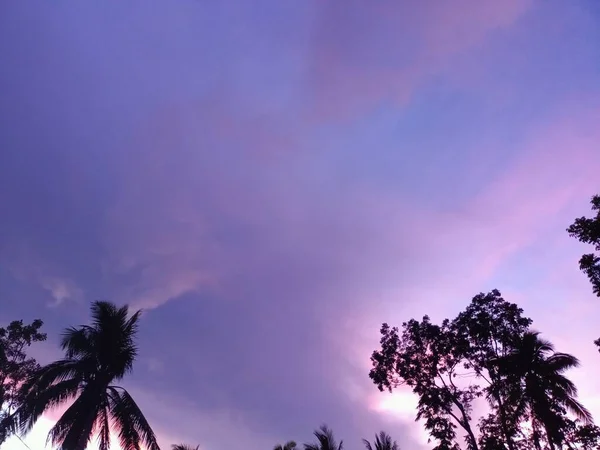 Schöner Himmel Bei Sonnenuntergang Mit Wolken — Stockfoto
