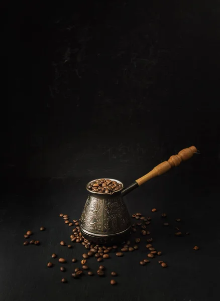Freshly Roasted Coffee Beans Copper Ibrik Dzezva Turn Dark Background — Stock fotografie