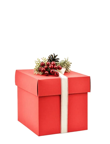 Червона Подарункова Коробка Білому Тлі Прекрасна Подарункова Коробка Прикрашена Стрічкою — стокове фото