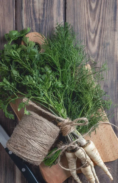 Parsley Wooden Table Background Fresh Raw Parsley Plant Top View — Fotografia de Stock