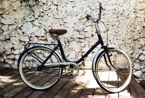 Fotografía Exterior Una Bicicleta Vintage Negra Diseñada Fabricada Italia — Foto de Stock