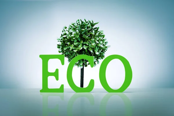 Wort Öko Aus Holzbuchstaben Mit Grünem Baum Konzept Ökoerdtag — Stockfoto