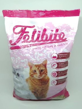 SERANG, INDONESIA - SEPTEMBER 4 2021: Felibite, Endonezya 'dan (PT tarafından üretilen) 500 gr ambalajlı kedi maması. MATAHARI SAKTI).