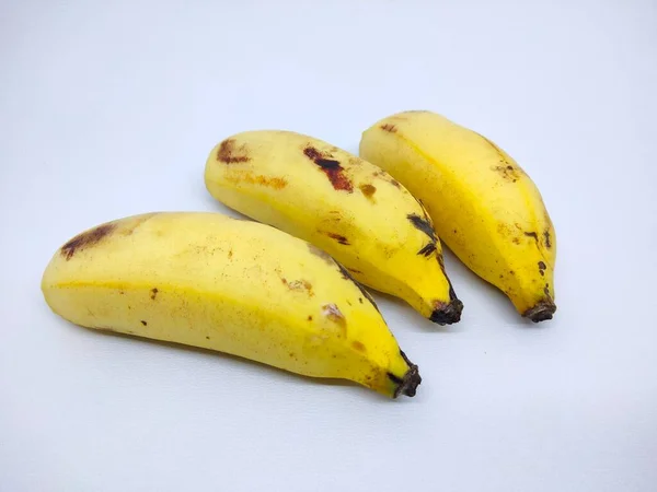 Small bananas originating from the Lampung, Indonesia, are known as Lampung bananas (Pisang Lampung) or Muli bananas (Pisang Muli). These bananas can be eaten directly without being processed.