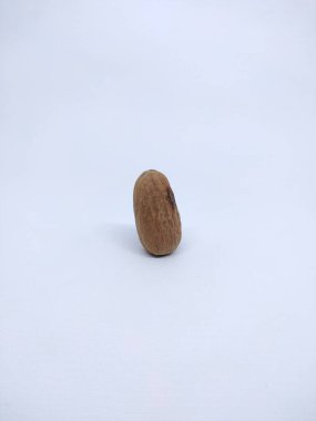 Nutmeg, birçok çeşit fırınlanmış gıdanın, şekerin, pudingin, patatesin, etin, sosun, sosun, sebzenin ve eggnog gibi içeceklerin tadını almak için kullanılır..