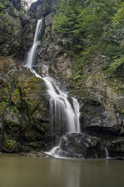 Türk şelaleleri. Erikli şelalesi, Yalova, Türkiye.