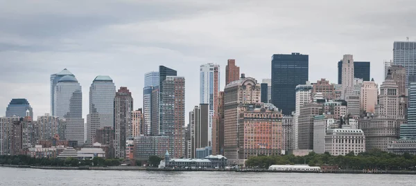 Panoramisch Uitzicht Aan Voorzijde Van Een Skyline Middag Middag — Stockfoto