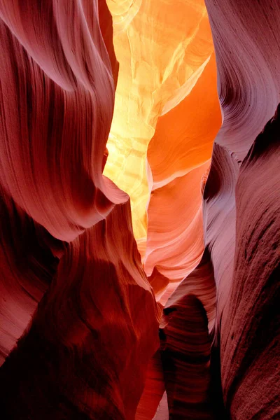 アリゾナ州のアンテロープ キャニオン岩の形成 — ストック写真