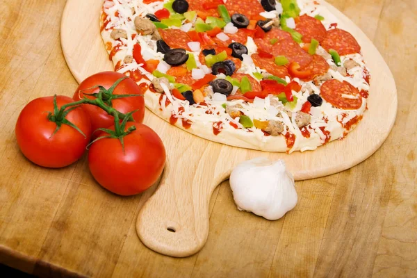 Pizza Fresca Italiana Pronta Cuocere — Foto Stock