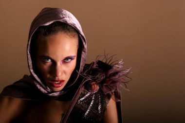 Eşarplı güzel Afrikalı Amerikalı kadın