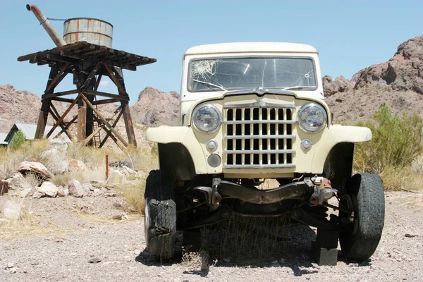 Abandoned Jeep Desert — Stock Photo, Image