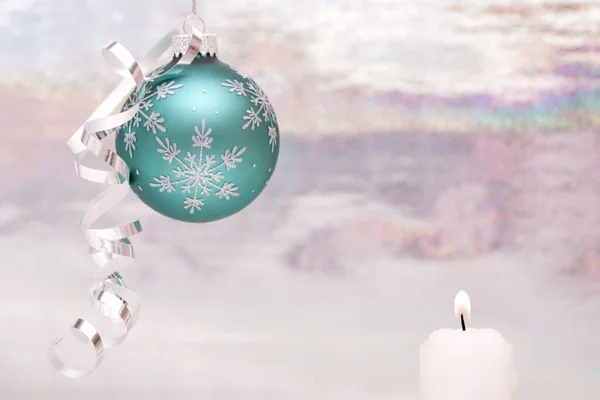 Prachtig Kerstdecor Met Ornament Kaars — Stockfoto