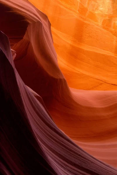 アリゾナ州の有名なアンテロープキャニオンでの砂石の形成 — ストック写真