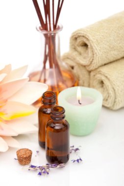 Çeşitli spa ve aromaterapi nesneleri
