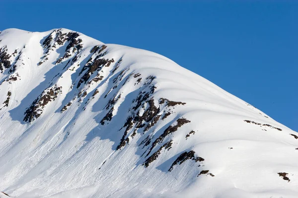 Montañas Nevadas Finales Del Invierno —  Fotos de Stock