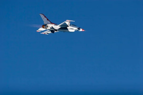 Thunderbird Chasseur Jet Volant Pendant Spectacle Aérien — Photo