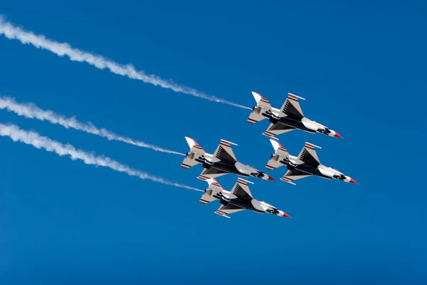 Avions Thunderbird Formation — Photo