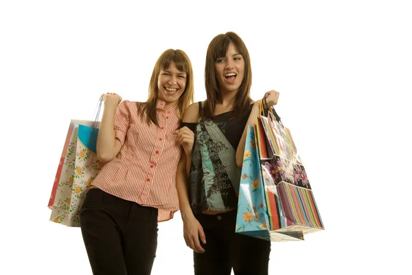 两个拿购物袋的年轻女人 — 图库照片