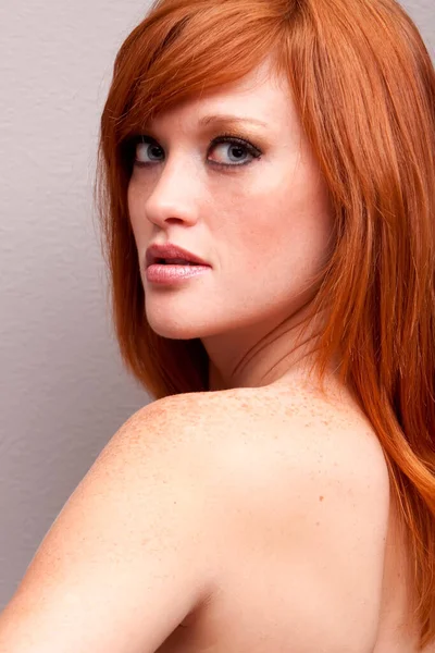 Young Woman Long Red Hair — Stock Photo, Image