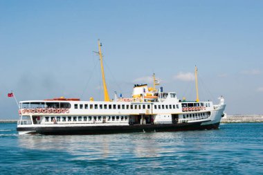 İstanbul Boğazı 'nda yolcu feribotu