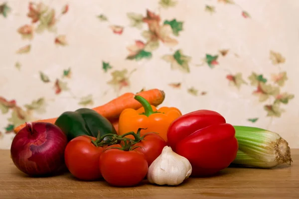 ビタミンのためのカラフルな有機新鮮な野菜 — ストック写真