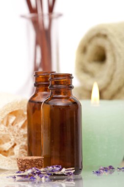 Çeşitli spa ve aromaterapi nesneleri