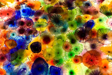 Renkli cam çiçek sanat dekorasyonu