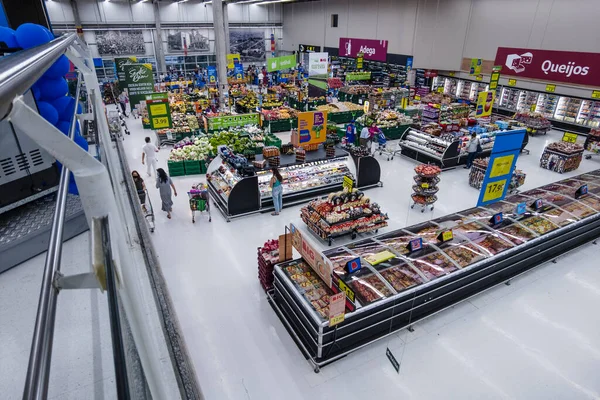 Sao Paulo Brazilië September 2021 Mensen Kiezen Voor Producten Diepvries — Stockfoto