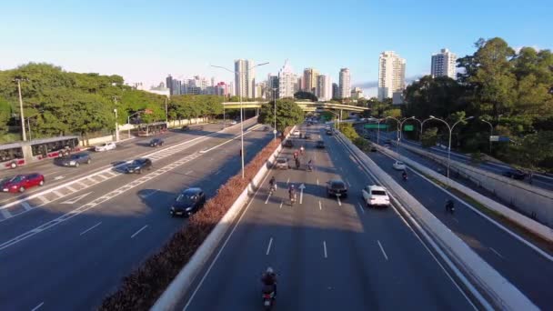 Sao Paulo Brasil Julio 2021 Tráfico Vehículos Avenida Maio Cerca — Vídeo de stock