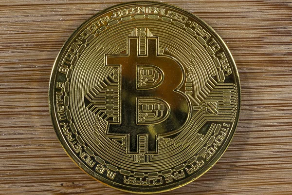 Großaufnahme Von Gold Bitcoin Münzen Auf Holzgrund — Stockfoto