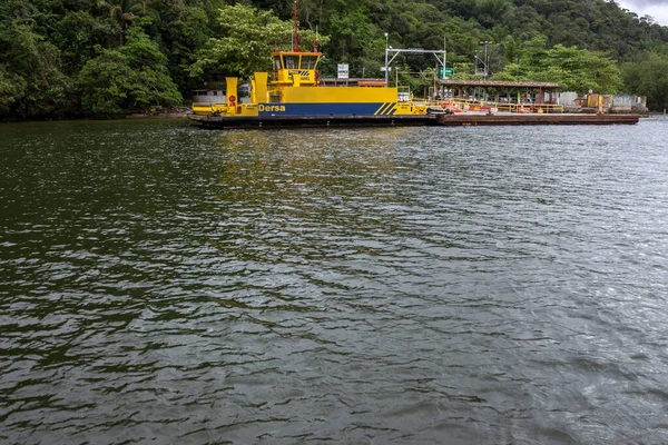 Bertioga São Paulo Brasil Novembro 2012 Pessoas Veículos Ferryboat Fazem — Fotografia de Stock