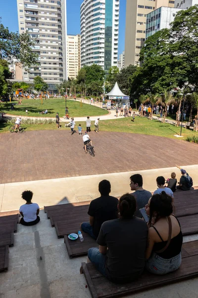 Sao Paulo Brasil Noviembre 2021 Personas Disfrutando Del Día Soleado — Foto de Stock