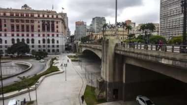 Anhangabau Vadisi ve Sao Paulo şehir merkezindeki Çay Viyadük 'ü.