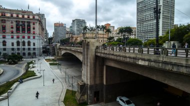 Sao Paulo, Brezilya, Kasım 09, 2021. Brezilya, Sao Paulo şehir merkezindeki Anhangabau Vadisi ve Tea Viaduct of Tea. Viaduto do Cha en ünlülerinden biridir.