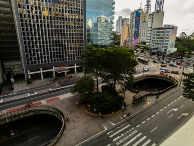 Sao Paulo, Brezilya, 05 Aralık 2021 Paulista Bulvarı, Sao Paulo merkez bölgesi Araç Trafiği,
