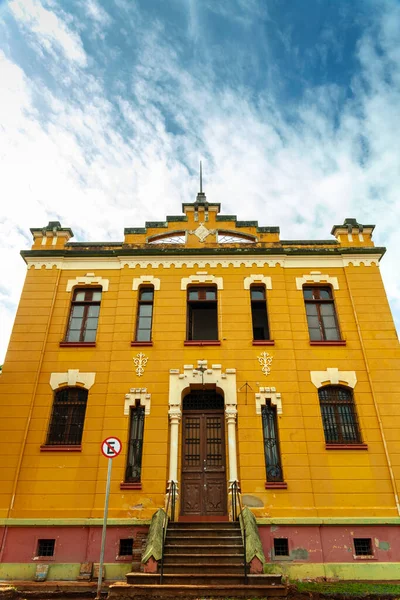 ブラジルのサンパウロ州Sertaozinho 2015年3月26日 旧フォーラムの建物内に設置された Casa Cultura として知られる Maestro Oskar Meneghini Cultural — ストック写真